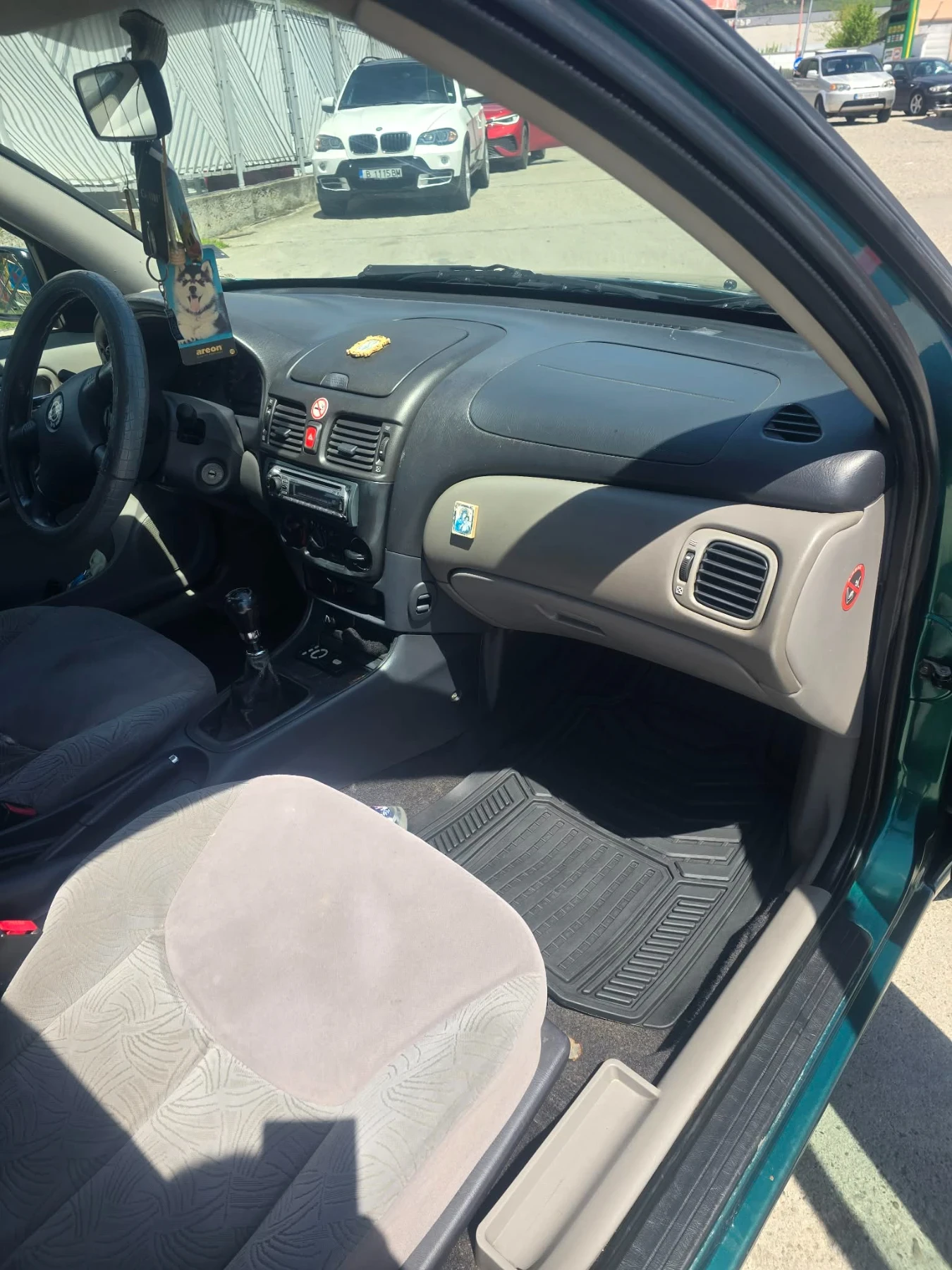 Nissan Almera, снимка 12 - Автомобили и джипове - 55003575