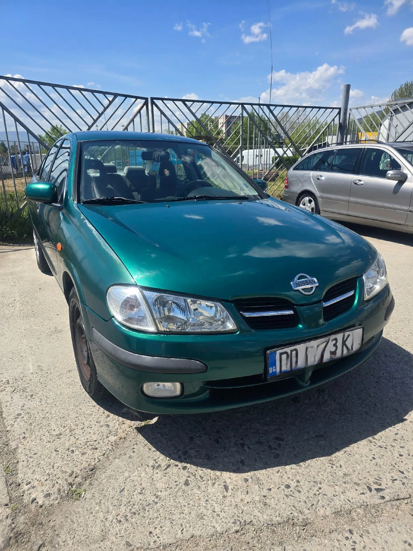 Nissan Almera