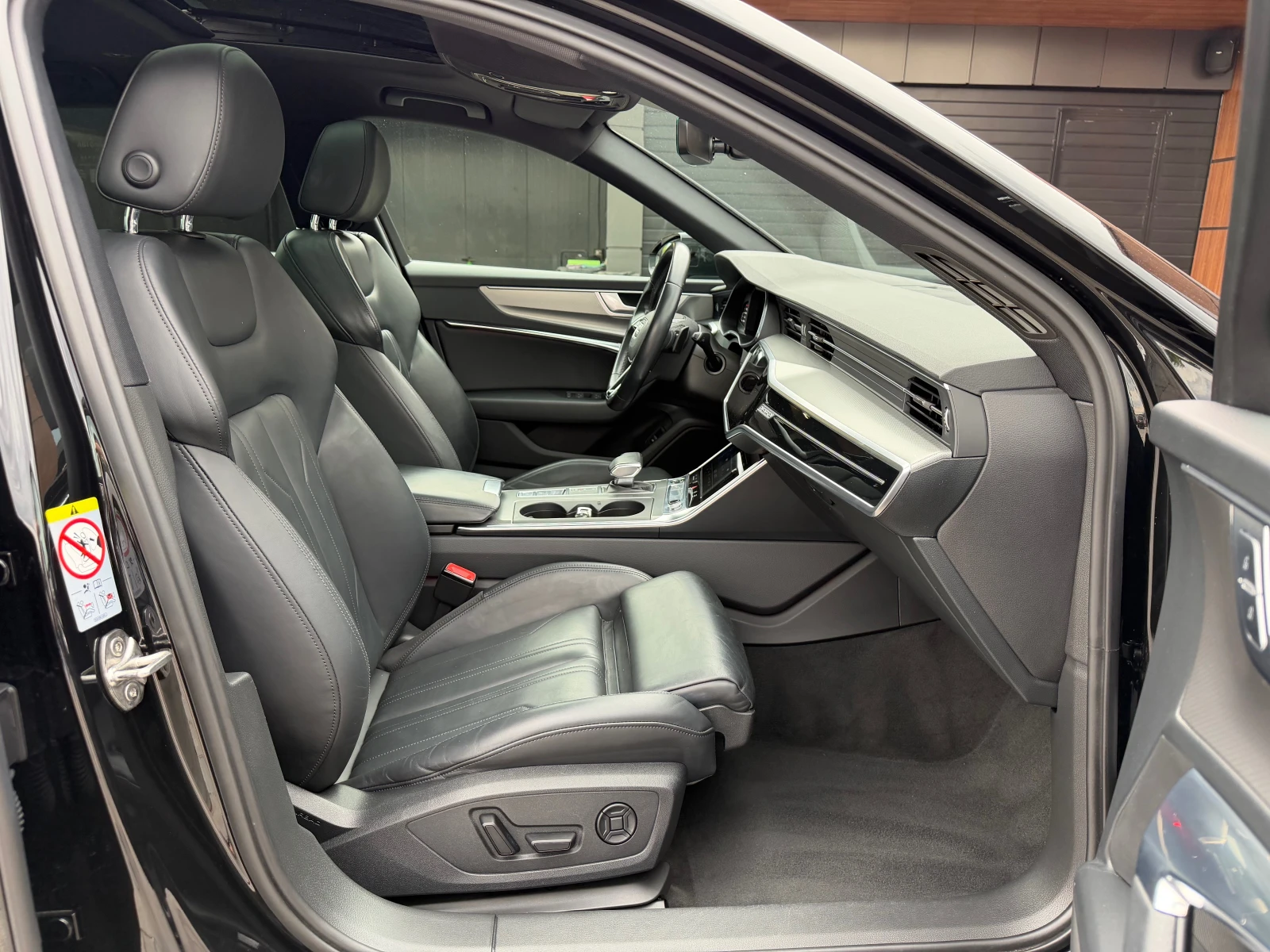 Audi A6 50TDI #PANO#DISTR#KeyLess#HUD#PODGREV#CAM#MEMORY#, снимка 12 - Автомобили и джипове - 55409406