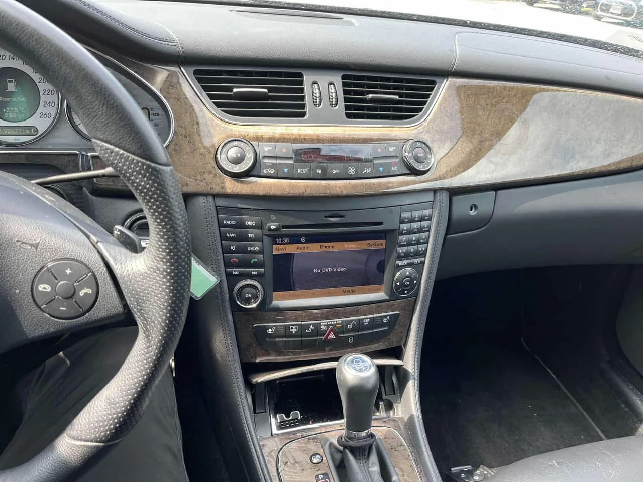 Mercedes-Benz CLS 550 * 5.5L * CARFAX * AMG PACK * ПОДГРЕВ * , снимка 9 - Автомобили и джипове - 55460185