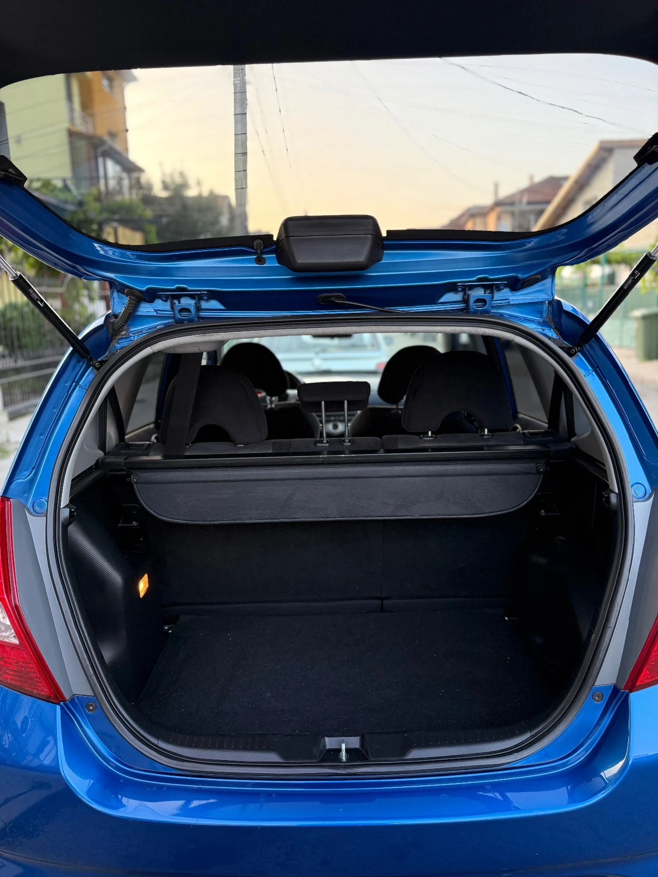 Honda Jazz 1.4i SPORT ШВЕЙЦАРИЯ 100% РЕАЛЕН ВИДЕО ЛИЗИНГ, снимка 9 - Автомобили и джипове - 55485091
