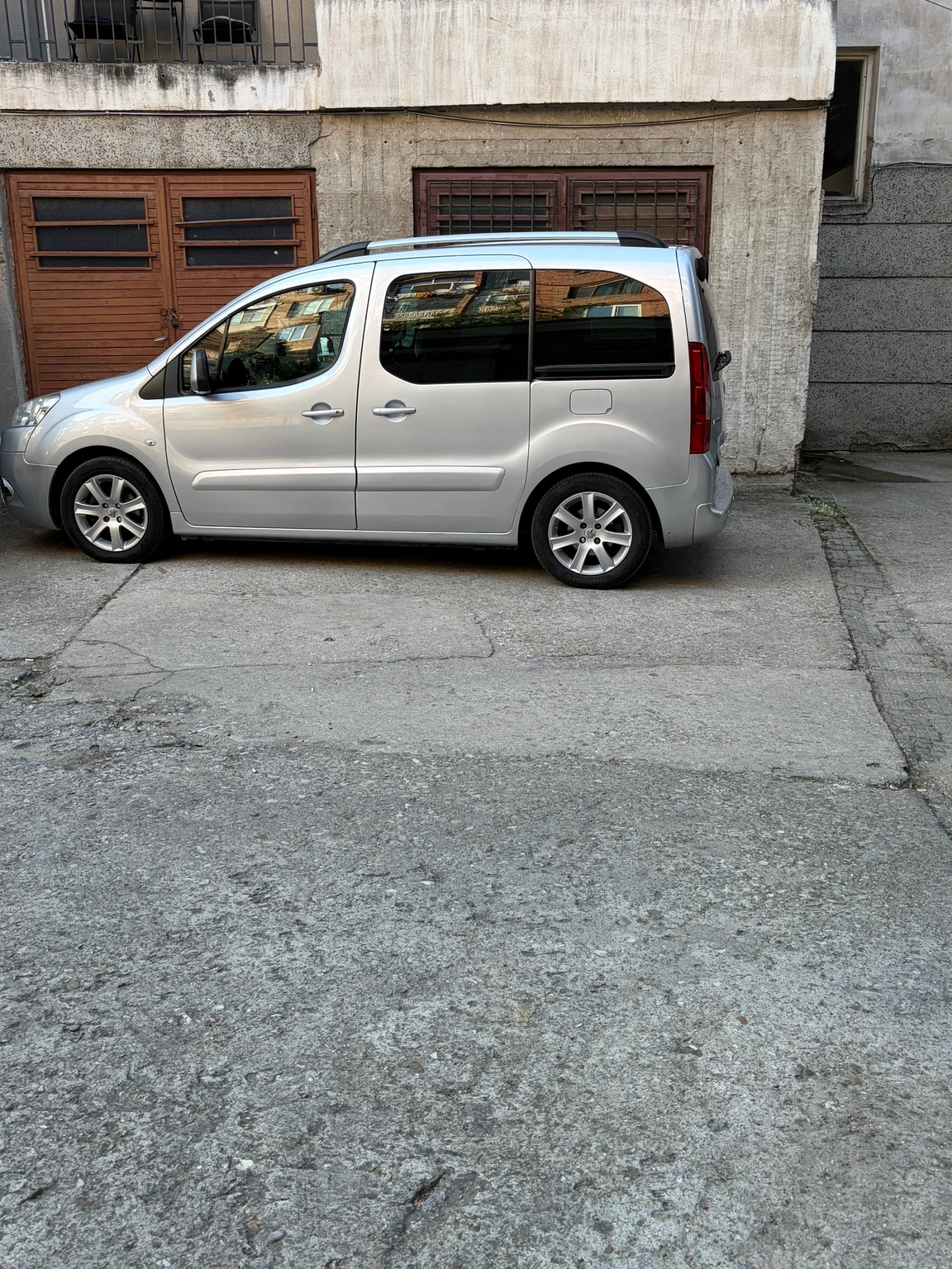 Peugeot Partner Баничарка, снимка 13 - Автомобили и джипове - 55527410
