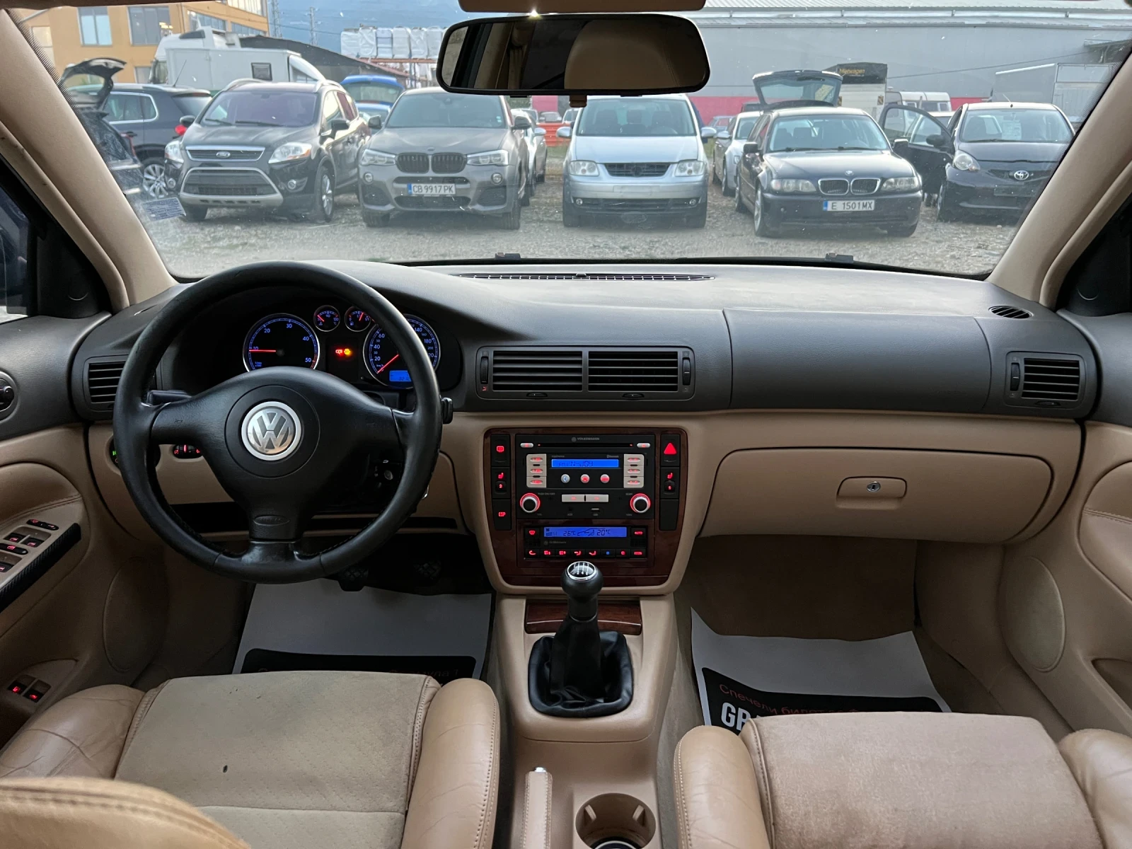 VW Passat 1.9TDI-131к.с./4х4/ Кожа-Алкантара/Подгрев/ Камера, снимка 17 - Автомобили и джипове - 55849244