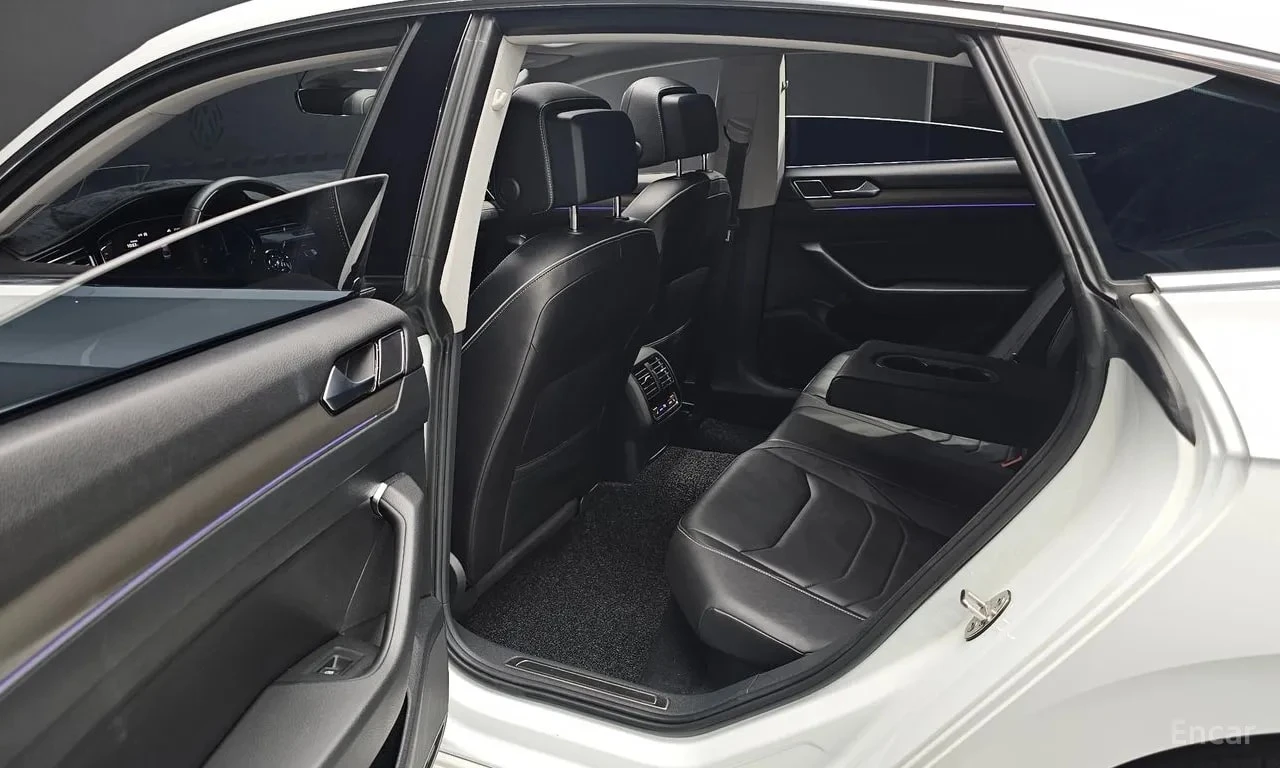 VW Arteon  R LIINE 4Motion / СЕРТИФИКАТ ЗА ОТЛИЧНО КАЧЕСТВО , снимка 12 - Автомобили и джипове - 55924751