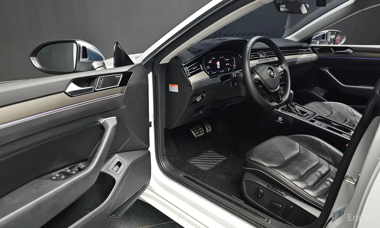 VW Arteon  R LIINE 4Motion / СЕРТИФИКАТ ЗА ОТЛИЧНО КАЧЕСТВО , снимка 11 - Автомобили и джипове - 55924751