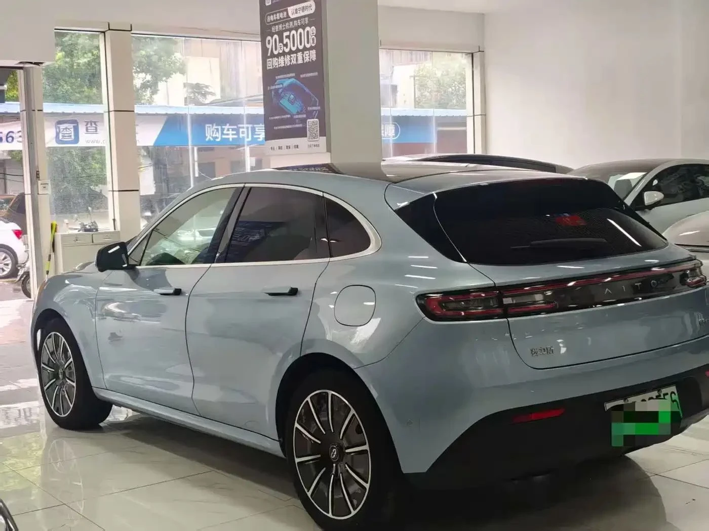 AITO 5, снимка 6 - Автомобили и джипове - 56736715