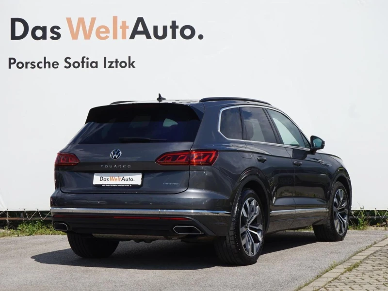 VW Touareg Elegance 3.0 V6 eHybrid 4MOTION, снимка 3 - Автомобили и джипове - 46070578