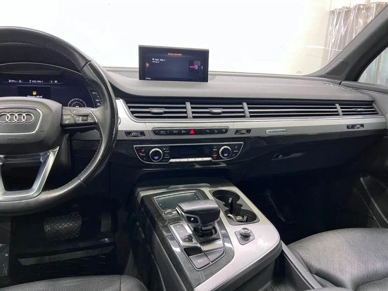 Audi Q7 Technik BOSE* ОБДУХВАНЕ* CAM* BLINDSPOT* PANO* , снимка 12 - Автомобили и джипове - 52936001