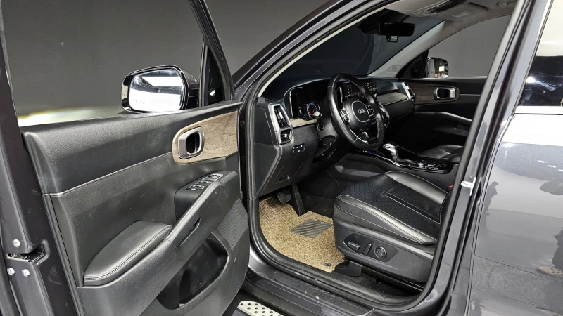 Kia Sorento 2.2CRDI/4x4/Пълна сервизна !!!, снимка 5 - Автомобили и джипове - 53373668