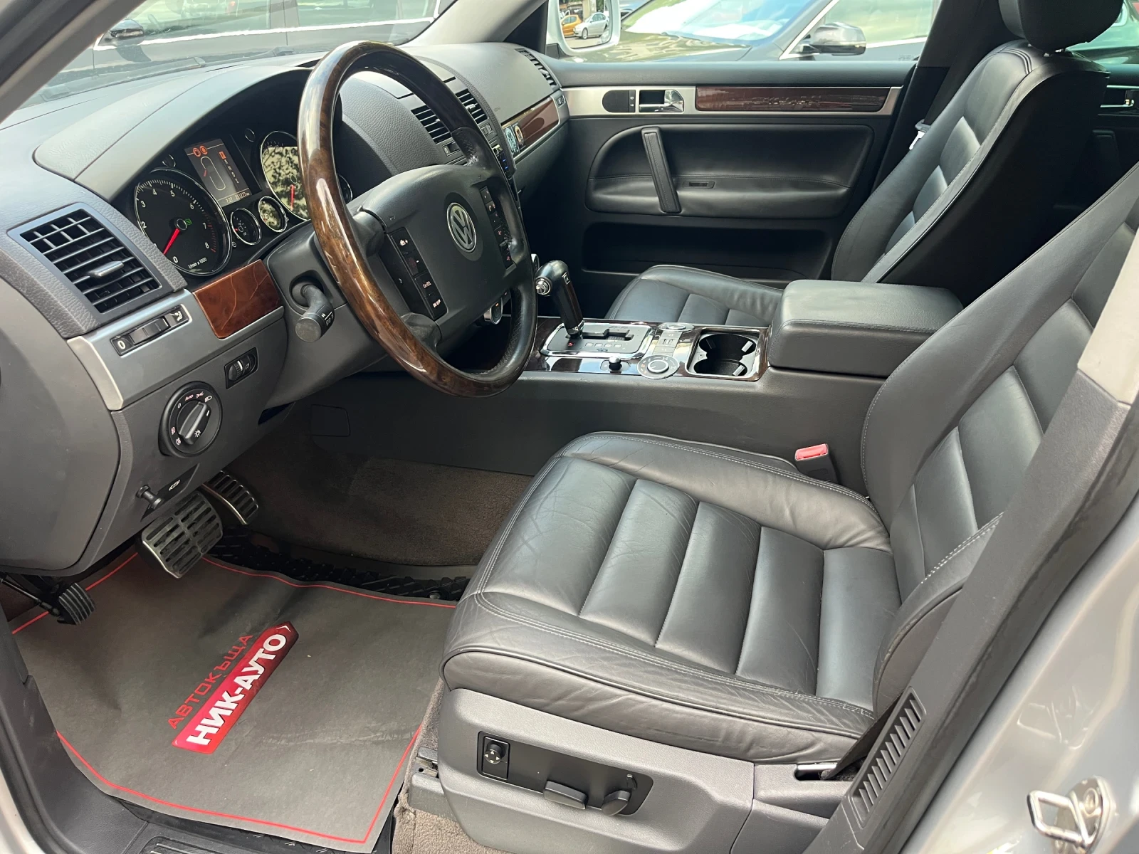 VW Touareg 4.2 V8 4x4 - изображение 9
