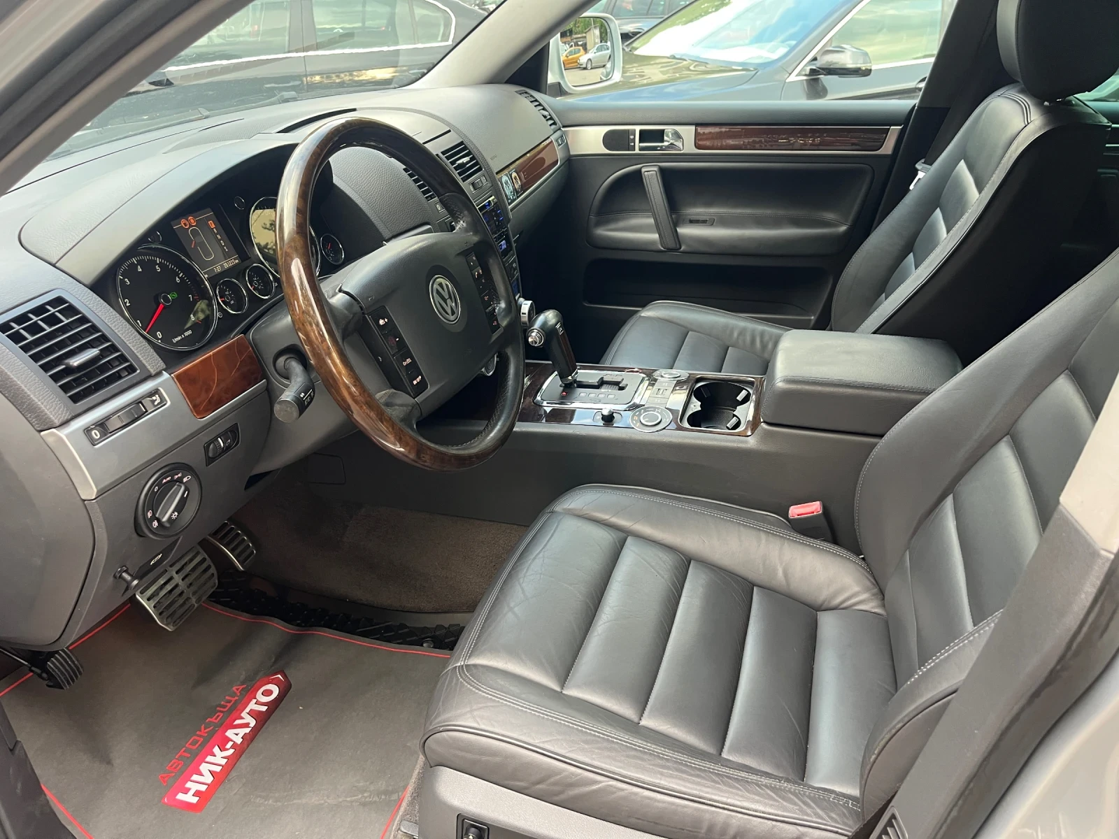 VW Touareg 4.2 V8 4x4 - изображение 7