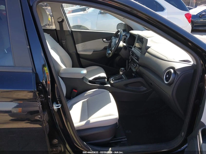 Hyundai Kona 2.0L I-4 DOHC, VVT, 147HP All Wheel Drive, снимка 5 - Автомобили и джипове - 53829073