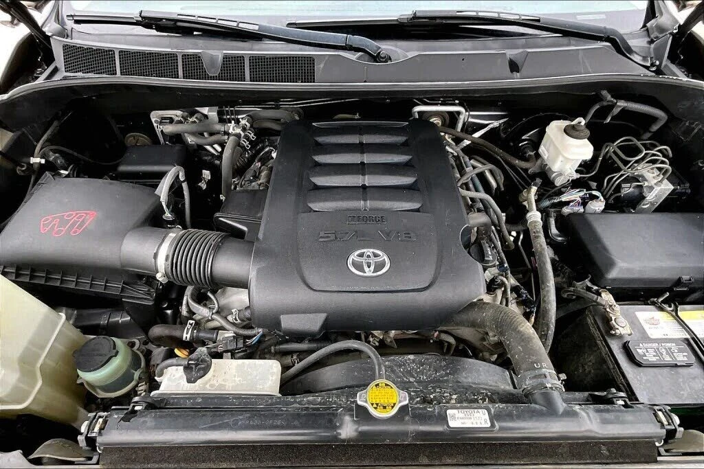 Toyota Sequoia PLATINUM* 5.7* V8* ПОДГРЕВ* КАМЕРА* КЕЙЛЕС, снимка 17 - Автомобили и джипове - 53836667