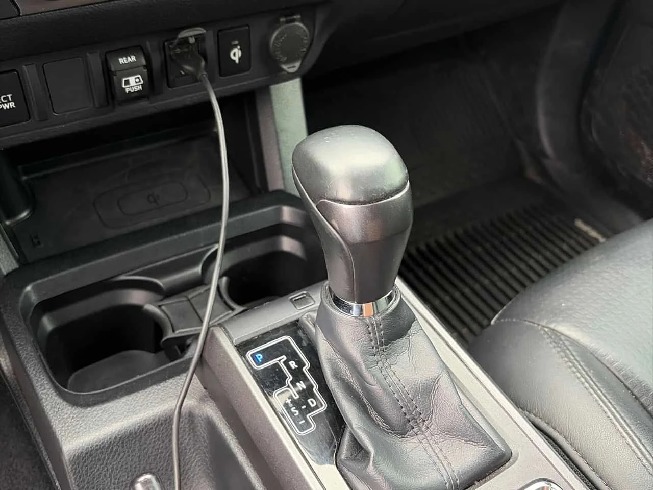 Toyota Tacoma * SR5 * ���������� ����� * CARFAX | Mobile.bg � ����������� 8