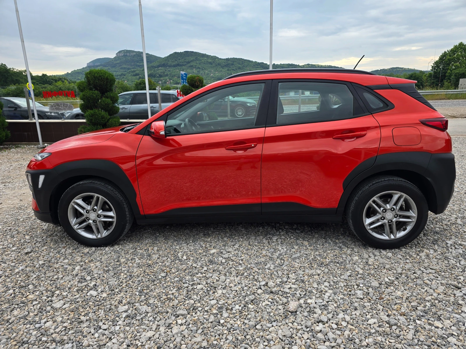Hyundai Kona 1, 0I НОВ ВНОС !! РЕАЛНИ КИЛОМЕТРИ !!, снимка 2 - Автомобили и джипове - 54779406