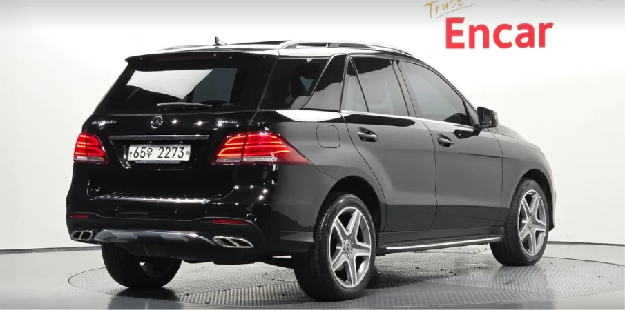 Mercedes-Benz GLE 350 * АВТО КРЕДИТ* ЦЕНА ДО БГ * Сервизна история * , снимка 2 - Автомобили и джипове - 55414846