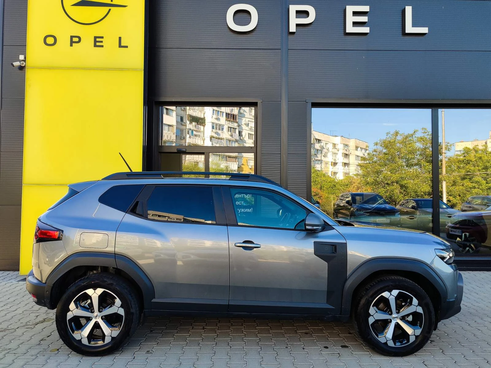 Dacia Duster Duster 1.6 Full Hybrid, снимка 4 - Автомобили и джипове - 56113540