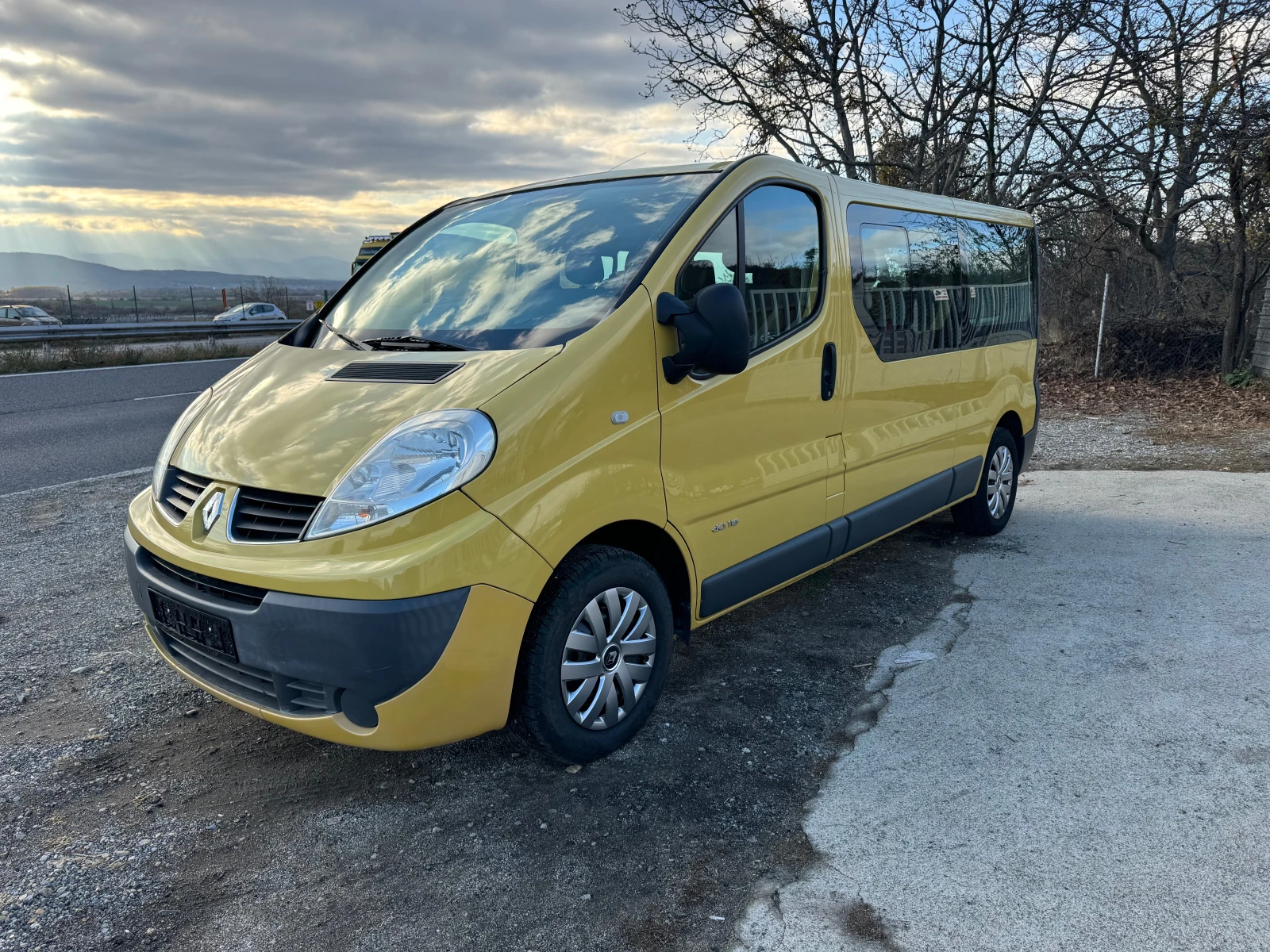 Renault Trafic 2.0DCI Дълга База 8+ 1 - изображение 10