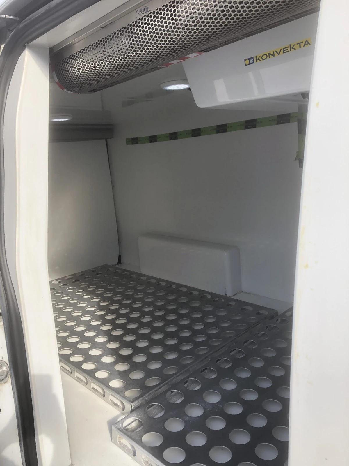Mercedes-Benz Vito 90 kwh, снимка 13 - Бусове и автобуси - 56225967