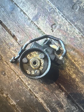 Хидравлична помпа Ford Форд куриер фиеста Courier, снимка 1