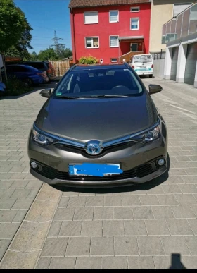     Toyota Auris 1.8 Sport