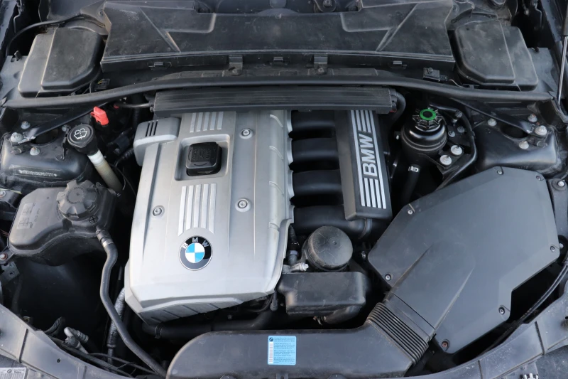 BMW 325 I Business Line, снимка 16 - Автомобили и джипове - 51967850