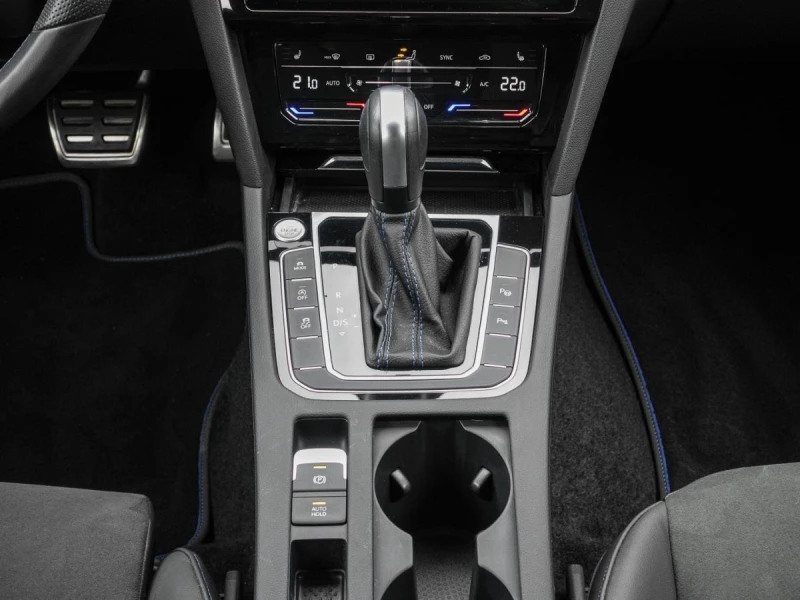 VW Arteon SHOOTING BRAKE* R* 4M* DSG* DISTR* KEYLESS* , снимка 10 - Автомобили и джипове - 51758718