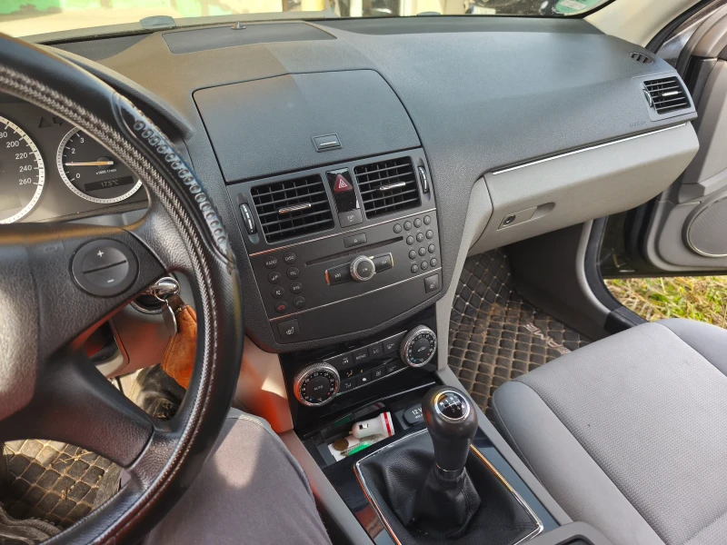 Mercedes-Benz C 230 W204, снимка 7 - Автомобили и джипове - 52741640