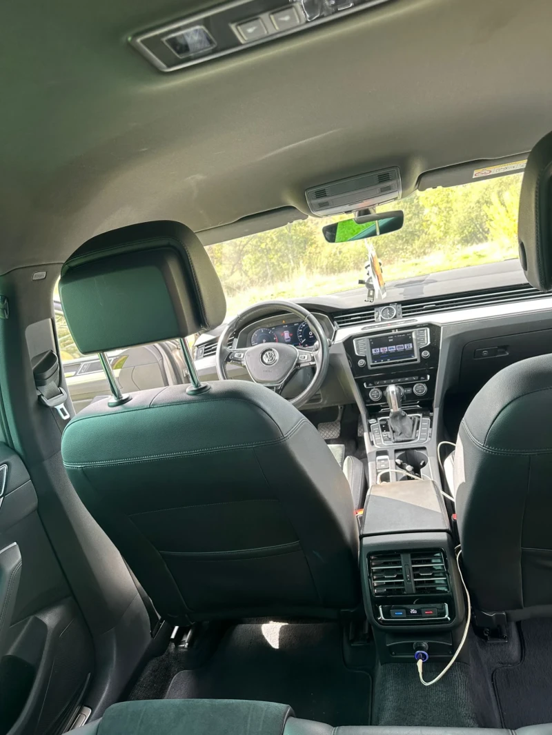 VW Passat, снимка 11 - Автомобили и джипове - 52542475