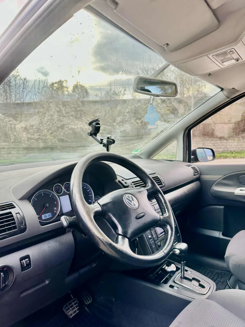 VW Sharan, снимка 8 - Автомобили и джипове - 52567585