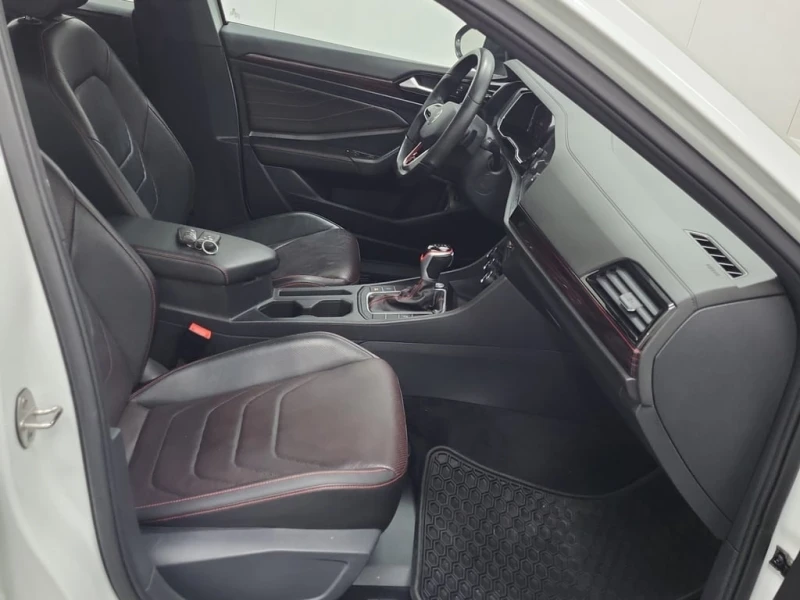 VW Jetta * DSG * CARFAX * БЕЗ ПЪРВОНАЧАЛНА ВНОСКА, снимка 2 - Автомобили и джипове - 52950357