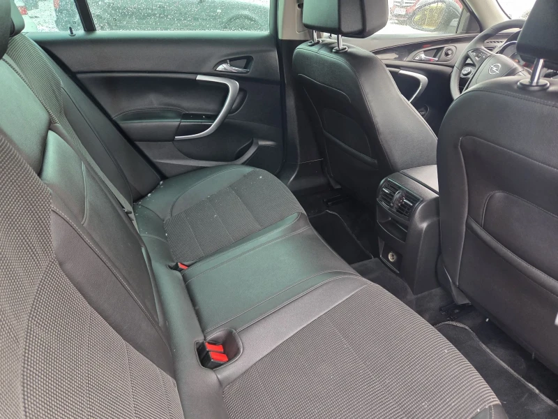 Opel Insignia 2.0cdti* automatik* , снимка 12 - Автомобили и джипове - 53128929