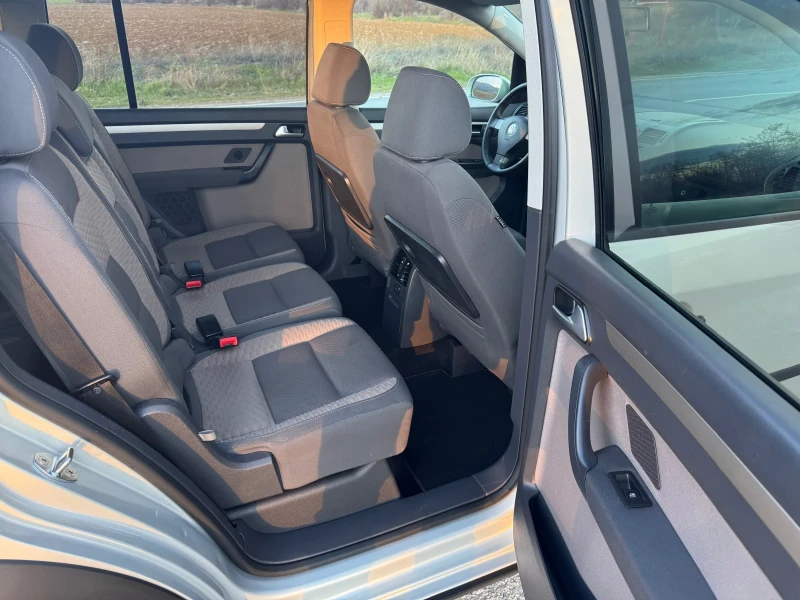 VW Touran Cross 1.9 7местен, снимка 12 - Автомобили и джипове - 53330228