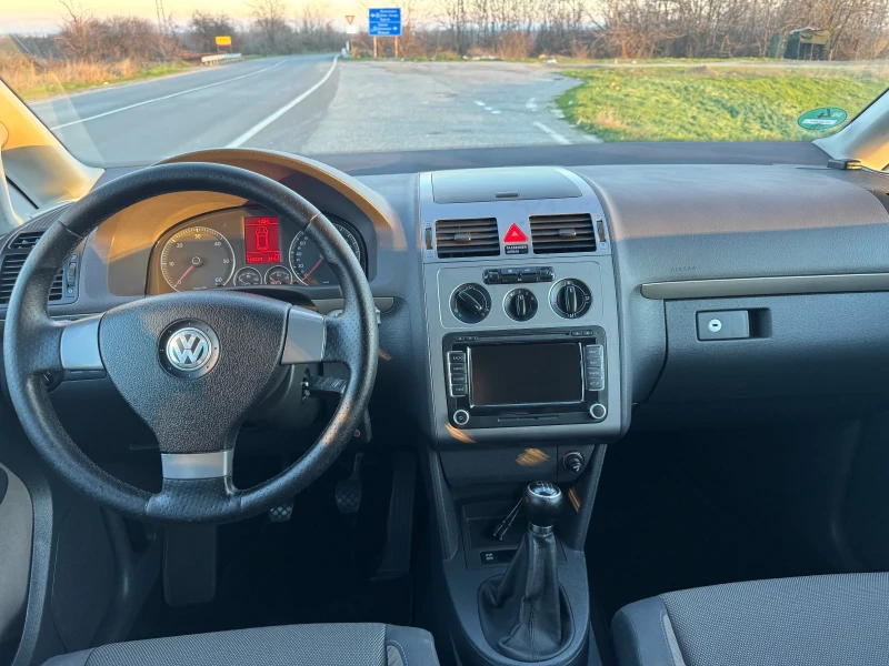 VW Touran Cross 1.9 7местен, снимка 13 - Автомобили и джипове - 53330228