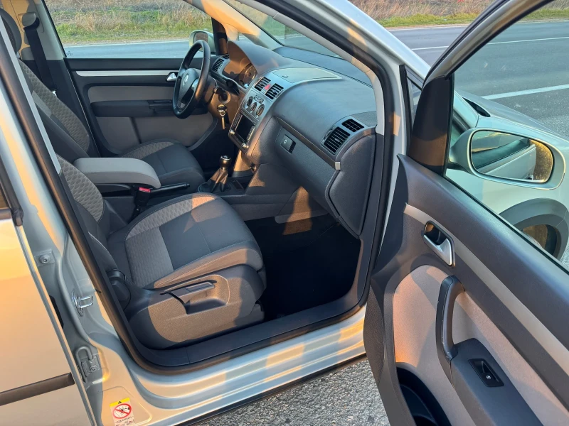 VW Touran Cross 1.9 7местен, снимка 11 - Автомобили и джипове - 53330228