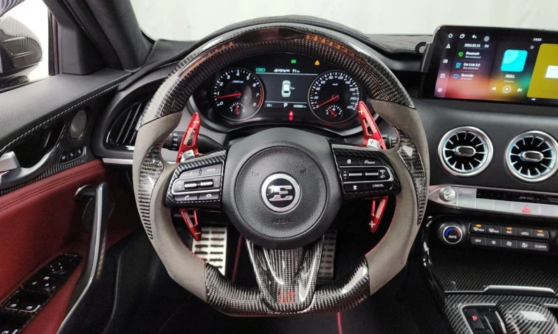 Kia Stinger, снимка 13 - Автомобили и джипове - 53479286