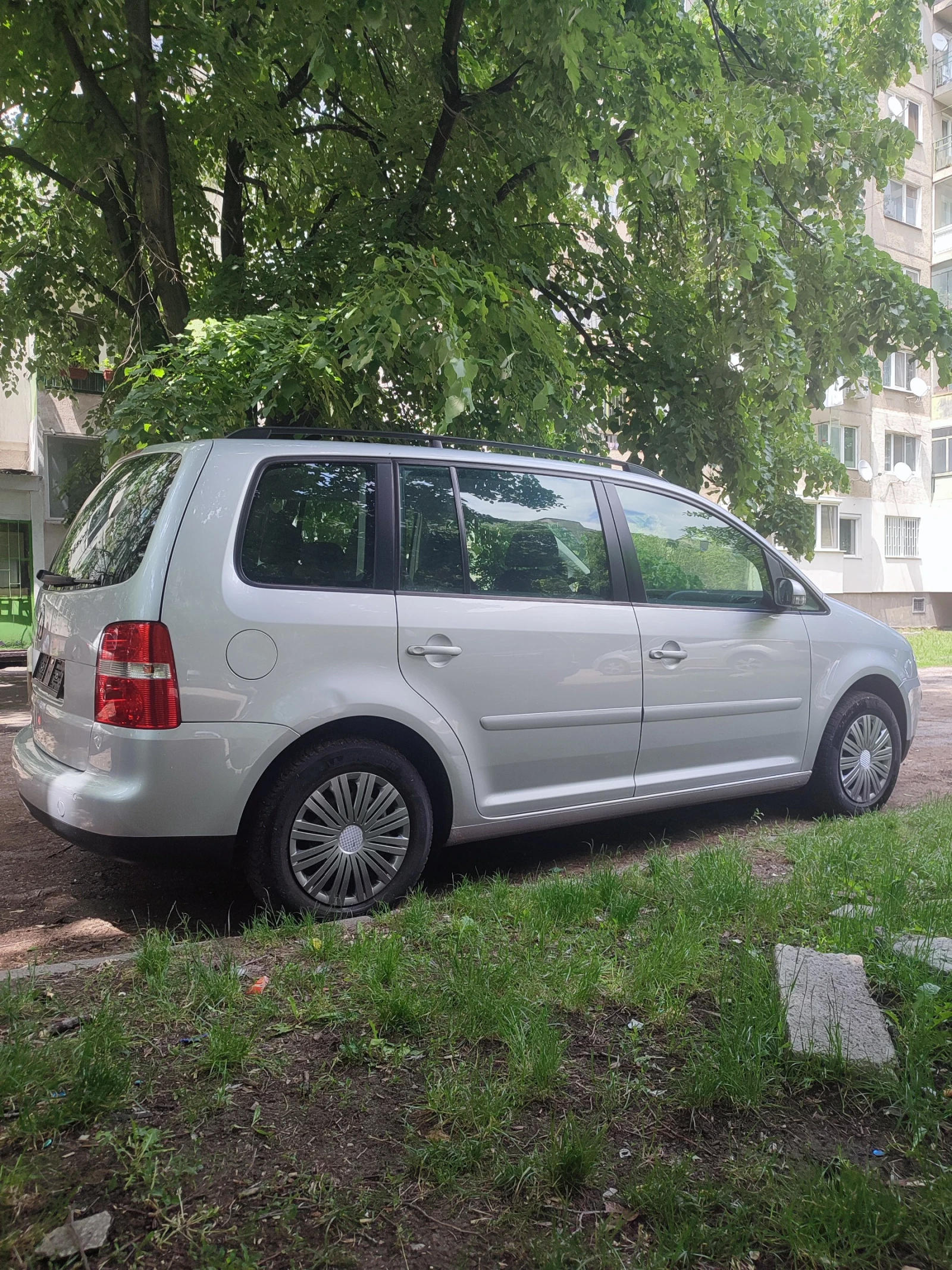 VW Touran 1, 9 TDI 105 к.с. BKC - изображение 4