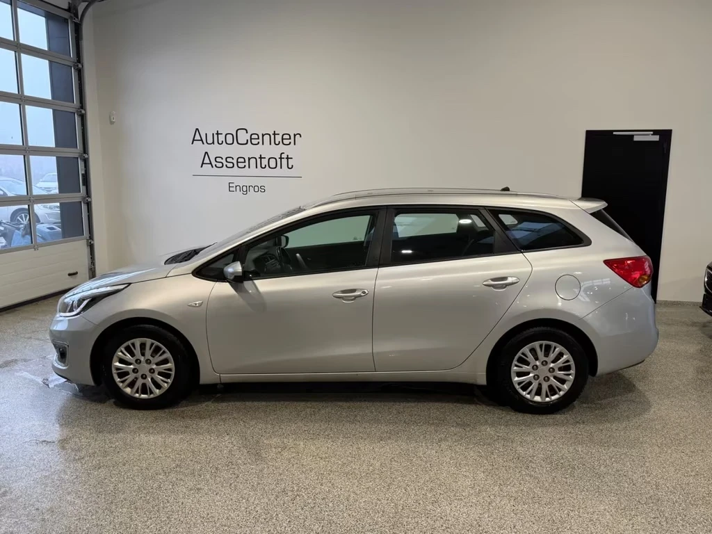 Kia Ceed 1.6 CRDi 136ps Edition 7 Euro6 - изображение 4