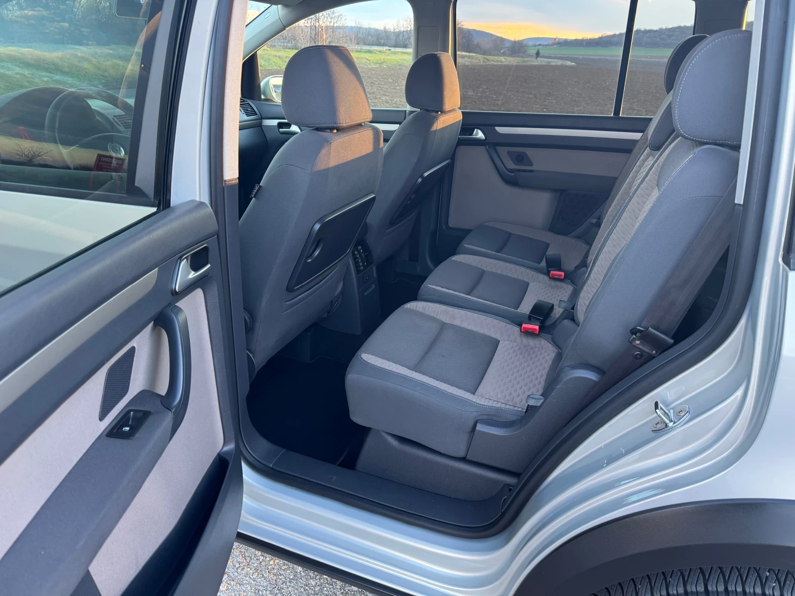 VW Touran Cross 1.9 7местен - изображение 10