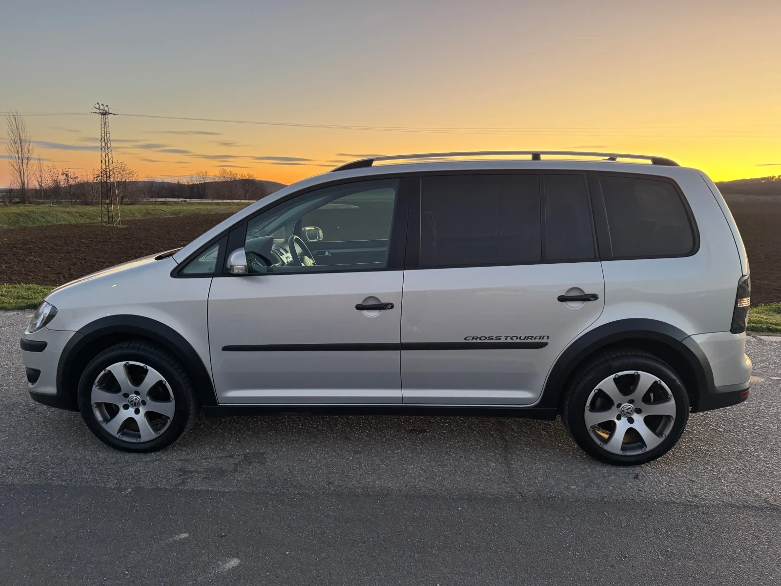 VW Touran Cross 1.9 7местен - изображение 4