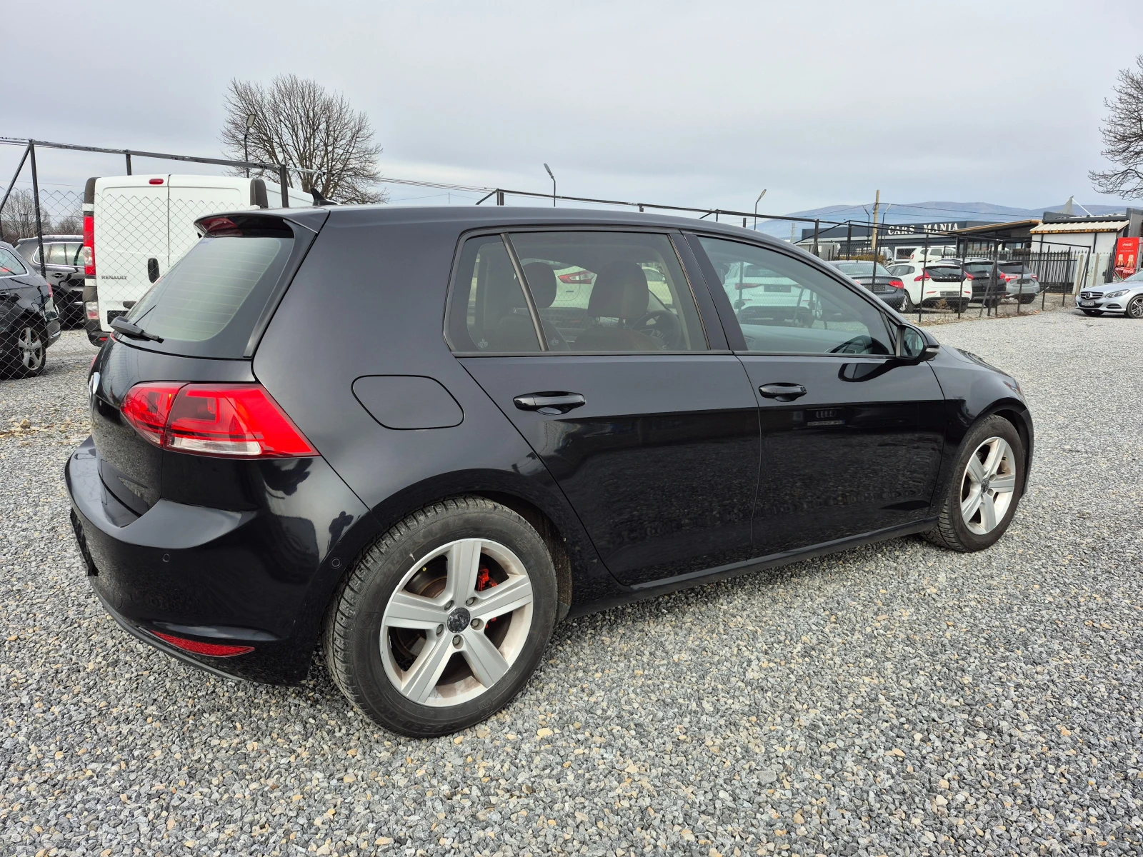 VW Golf 1.6  TDI, снимка 6 - Автомобили и джипове - 53892237