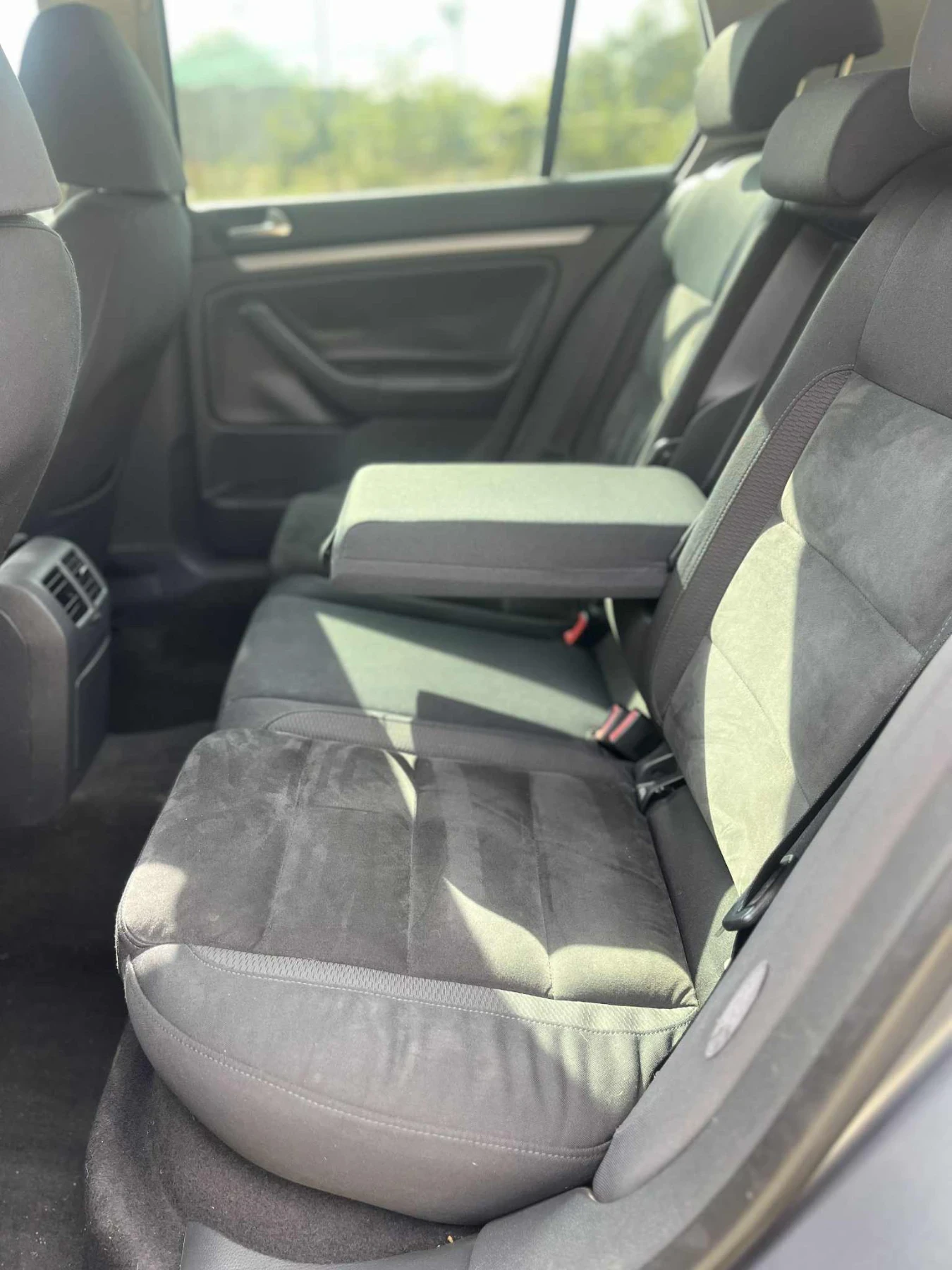 VW Golf 1.9 tdi, снимка 7 - Автомобили и джипове - 54364871