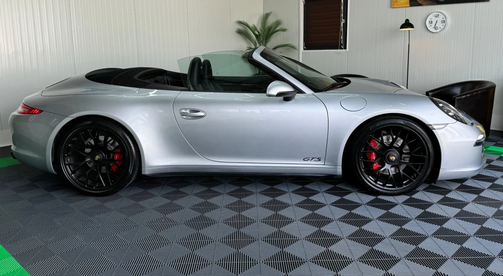 Porsche 911 Carrera 4 GTS Cabrio, снимка 2 - Автомобили и джипове - 54330198