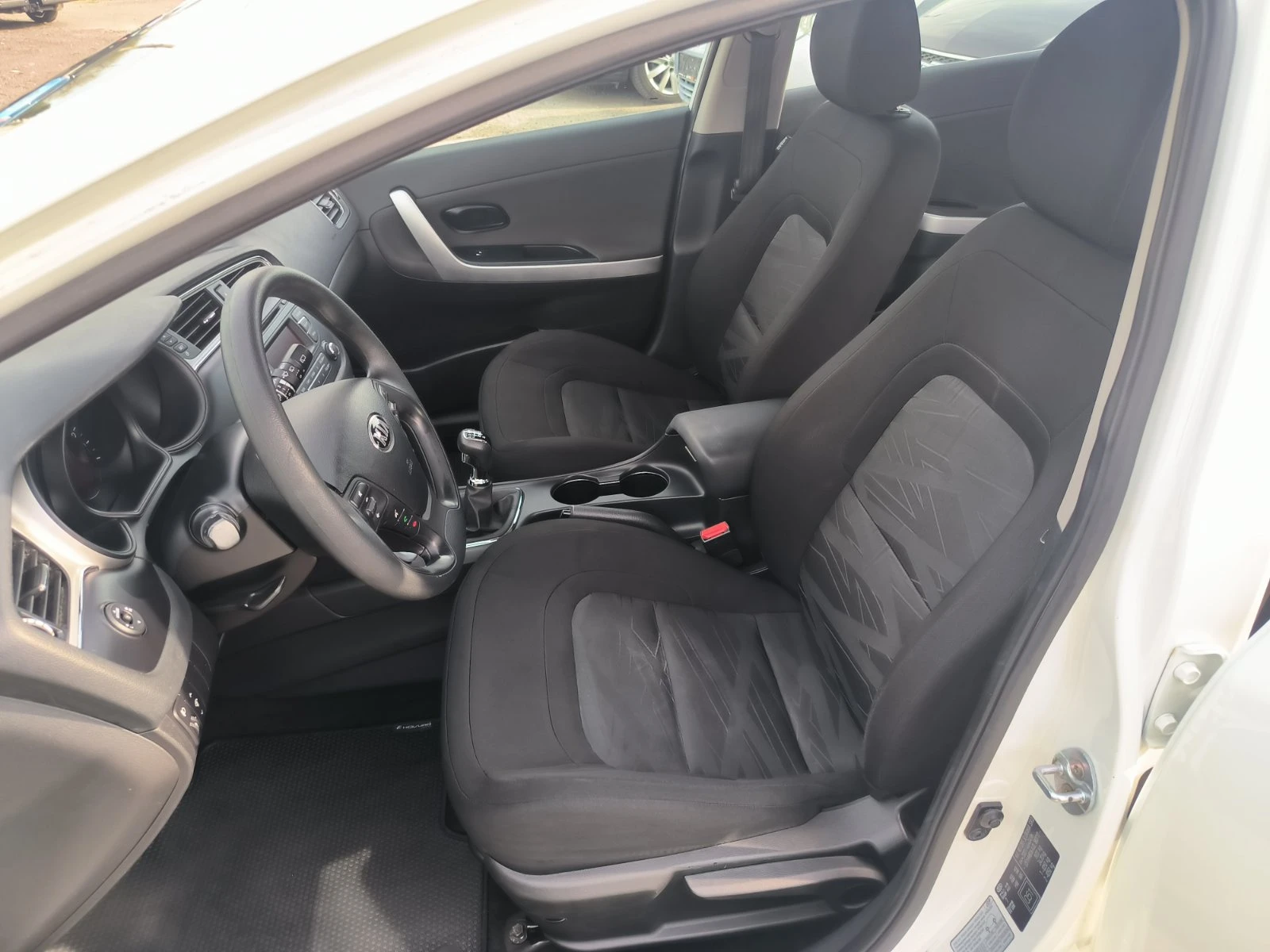 Kia Ceed 1.6d-6sk-Euro-6B, снимка 15 - Автомобили и джипове - 54424377