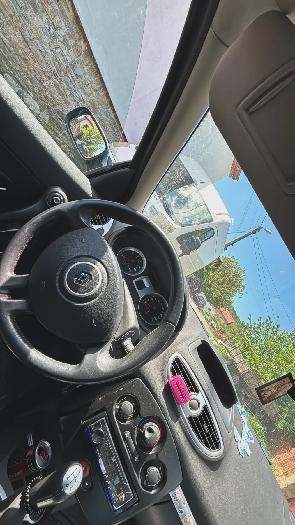 Renault Clio, снимка 8 - Автомобили и джипове - 54537240