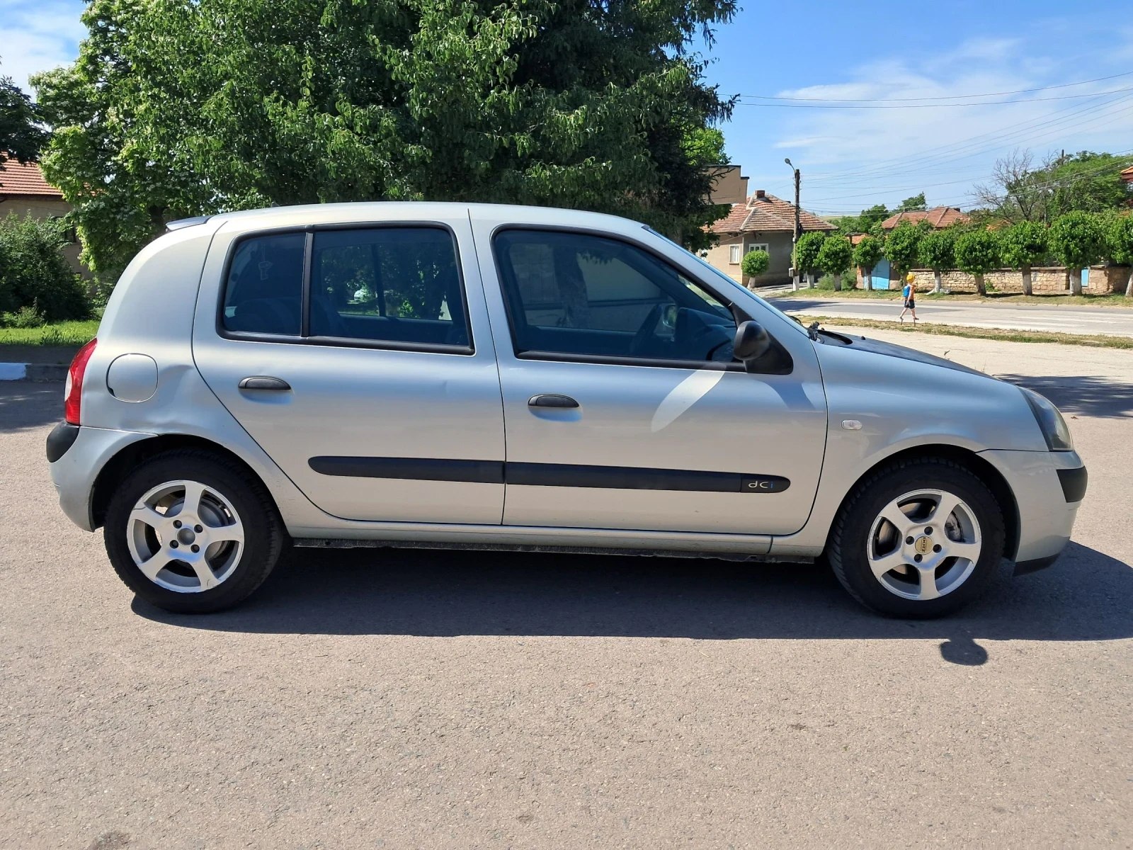 Renault Clio 1.5dci климатик, снимка 6 - Автомобили и джипове - 54720545