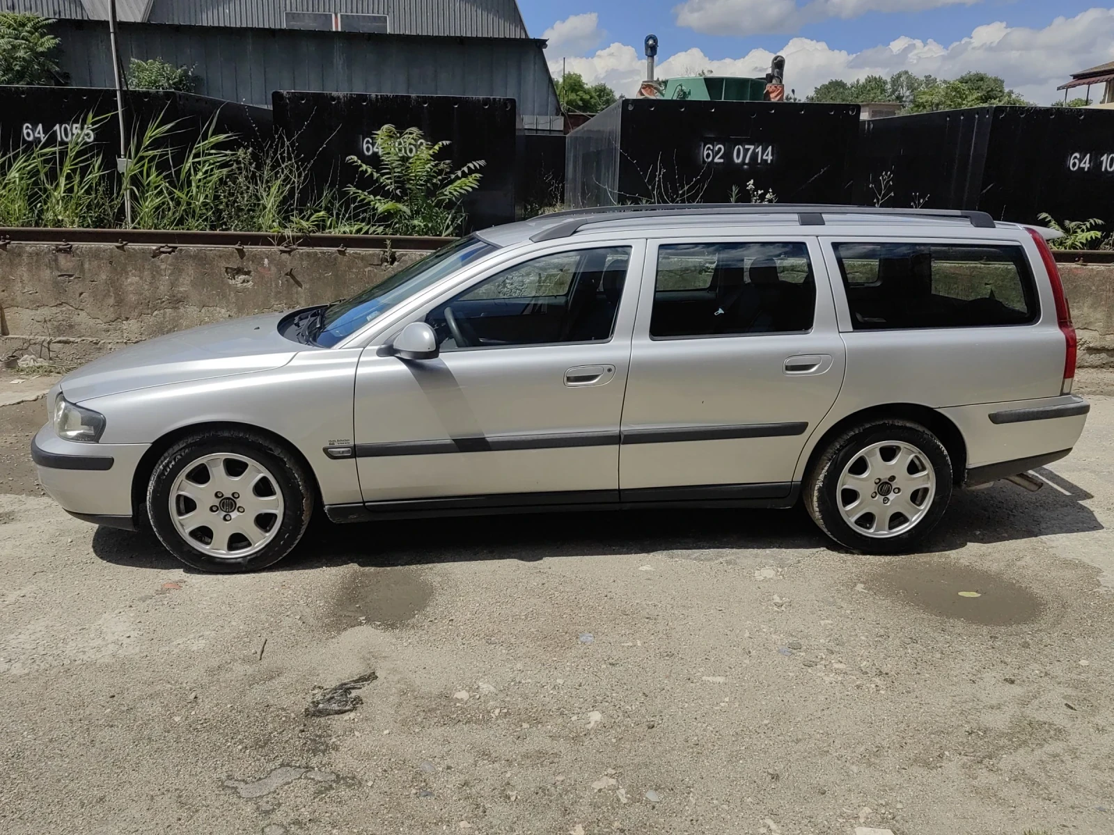 Volvo V70, снимка 2 - Автомобили и джипове - 54932261
