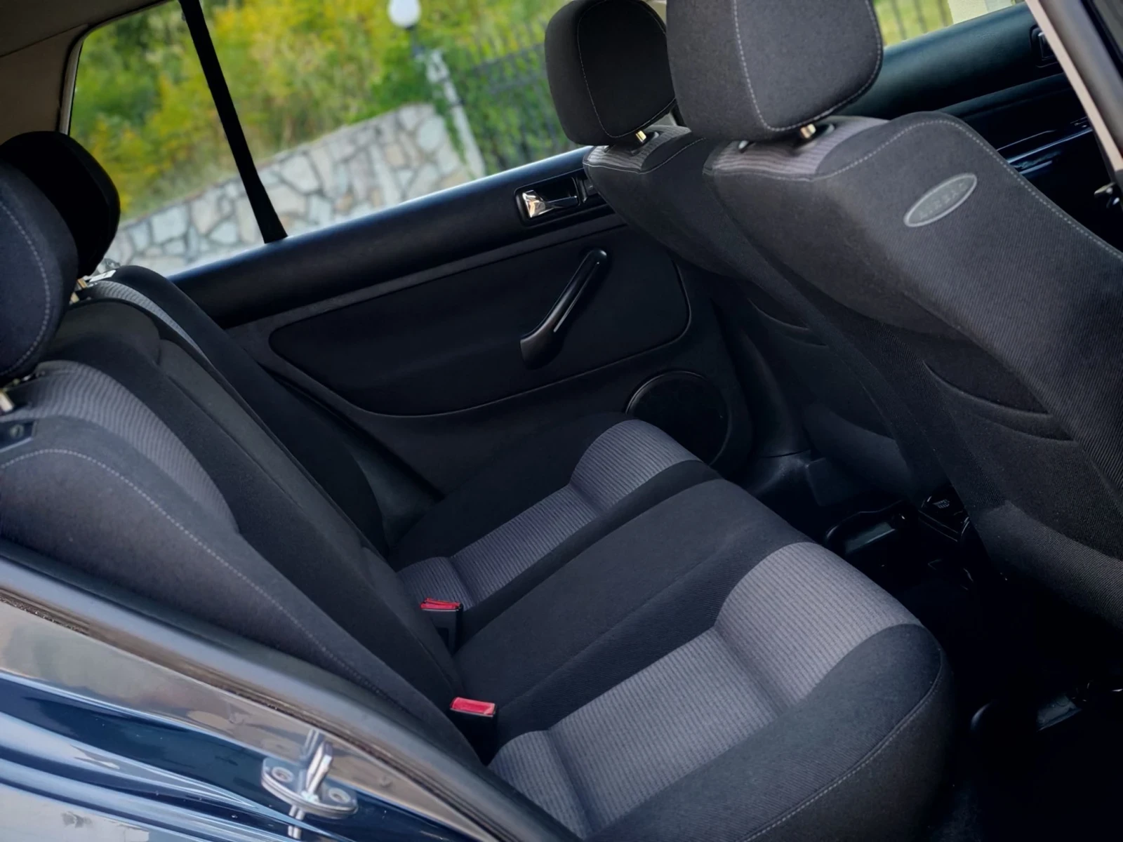 VW Golf 1.4I 16V(75)* FACELIFT* КЛИМАТРОНИК* НОВ ВНОС* , снимка 15 - Автомобили и джипове - 55667363