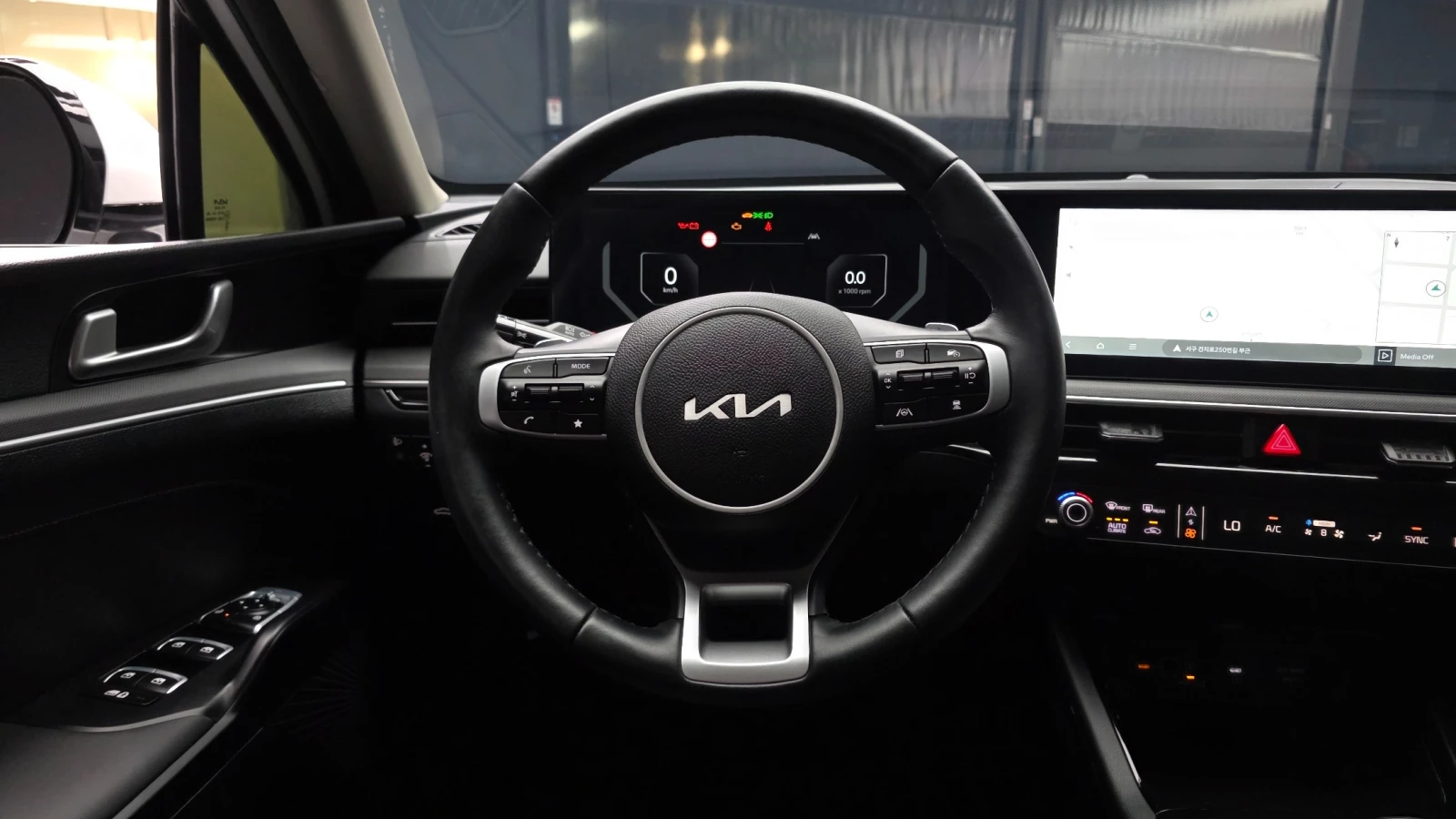 Kia K5 2.0 Prestige* Distr* ��������� | Mobile.bg � ����������� 12