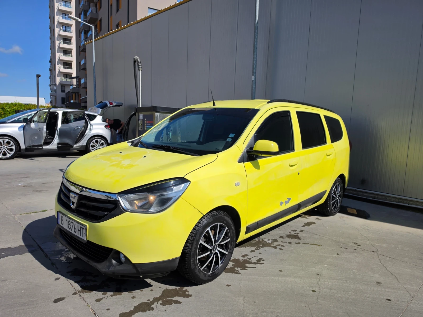 Dacia Lodgy, снимка 2 - Автомобили и джипове - 55749724